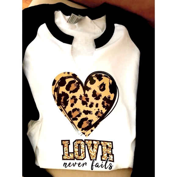 ‘Love Never Fails’ Raglan 3/4 length T Shirt - Picture 1 of 7